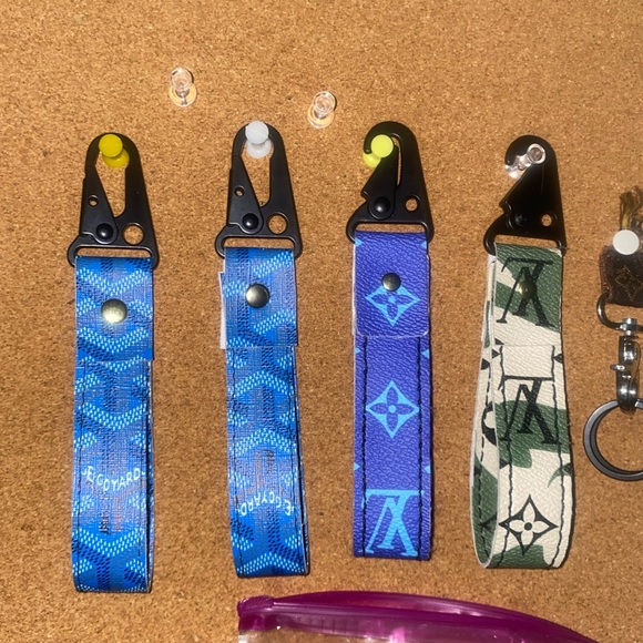 Hats, Shirts, Key Chains, Dog/Cat Collar & Leash - Picture 2 of 15